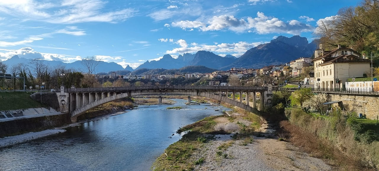 Il silenzio dei fiumi vuoti